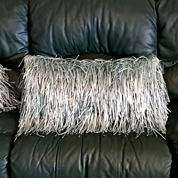 425 South Los Angeles Rectangular Fringe Pillows. Set Of 2. Teal. 28"x14". Great - Picture 4 of 13